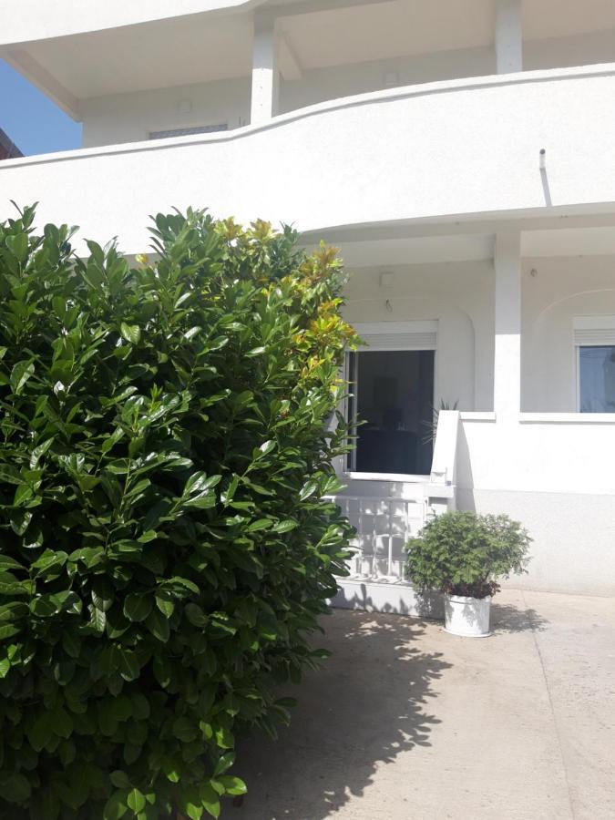 LilisHouse prenociste Apartamento Belgrado Exterior foto